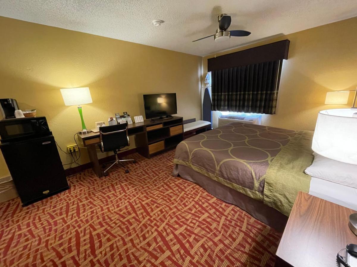 Super 8 By Wyndham Van Buren/Ft. Smith Area Экстерьер фото