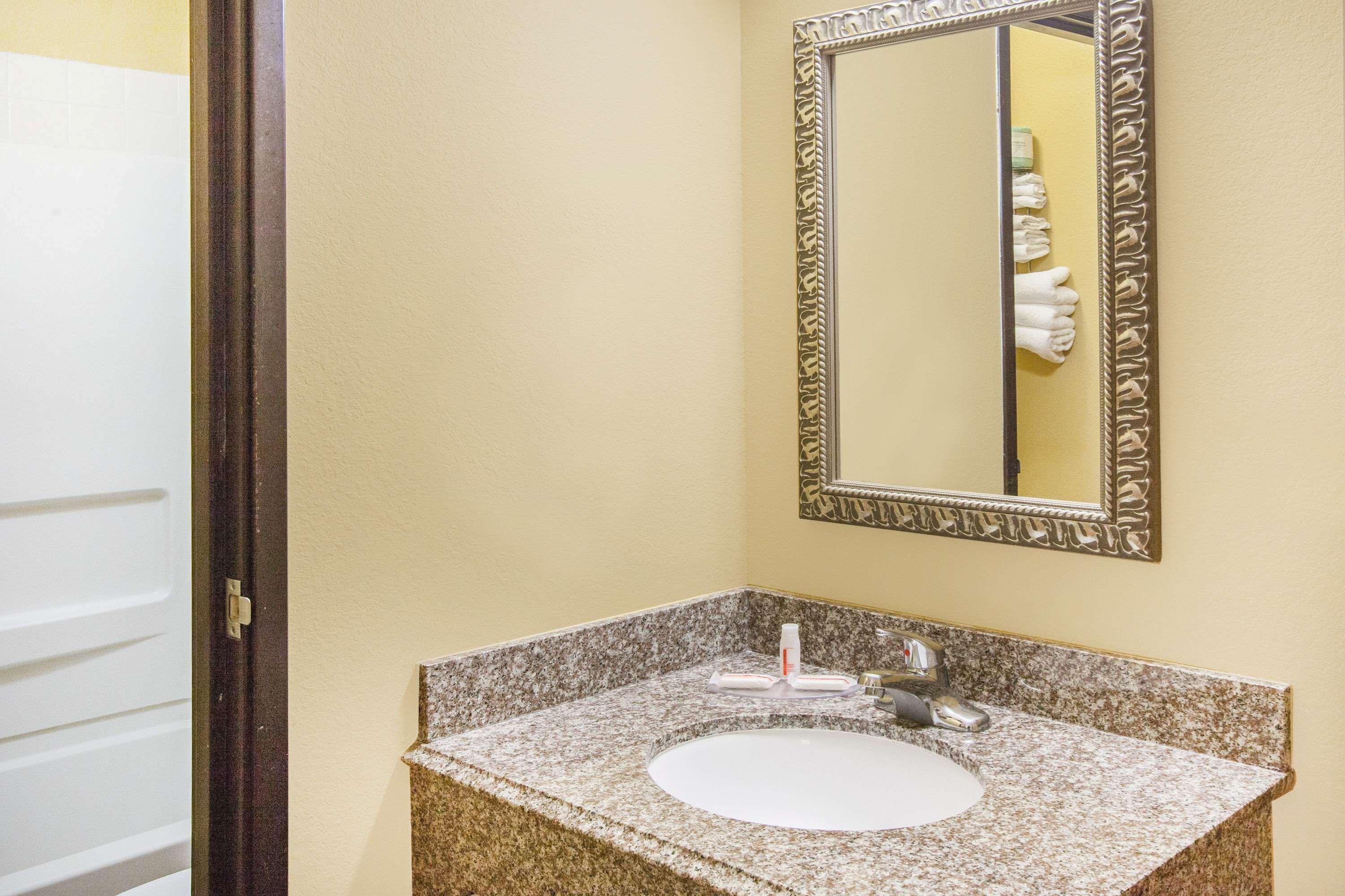 Super 8 By Wyndham Van Buren/Ft. Smith Area Экстерьер фото